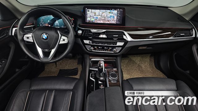 BMW 5-Series 2021 — photo 10