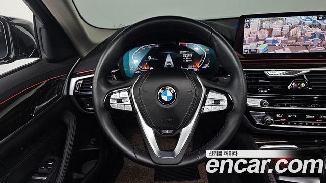 BMW 5-Series 2021 — photo 19