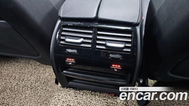BMW 5-Series 2021 — photo 28