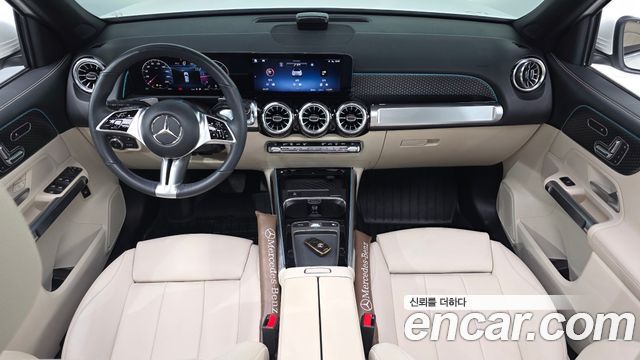 Mercedes-Benz GLB-Class 2024 — photo 7