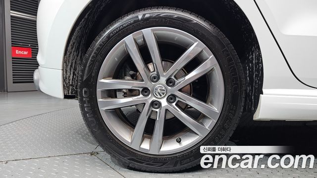 Volkswagen Polo 2015 — photo 5