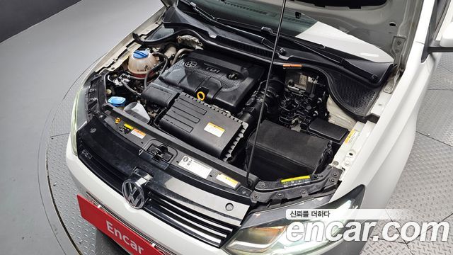 Volkswagen Polo 2015 — photo 6