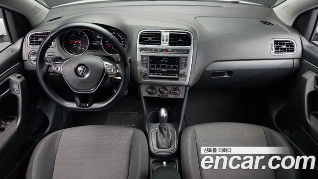 Volkswagen Polo 2015 — photo 7