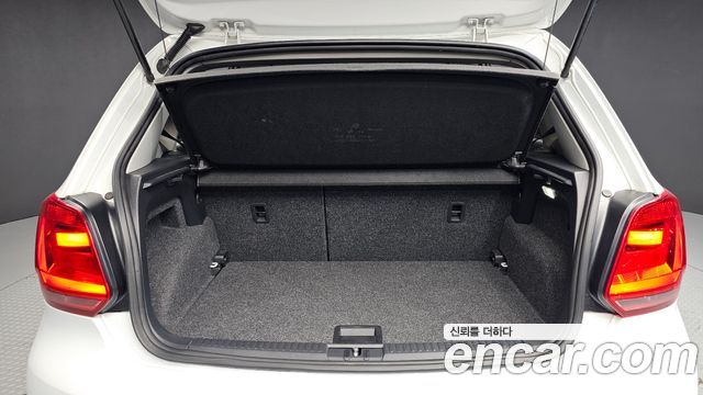Volkswagen Polo 2015 — photo 20