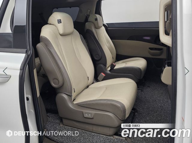 Kia Canival 2021 — photo 12