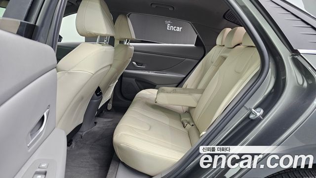 Hyundai AVANTE 2023 — photo 17