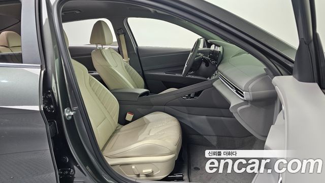 Hyundai AVANTE 2023 — photo 16