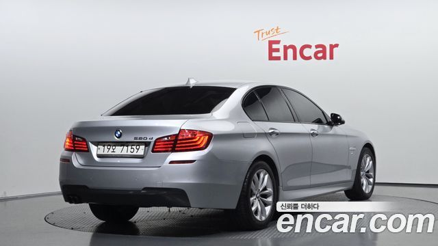 BMW 5-Series 2016 — photo 2