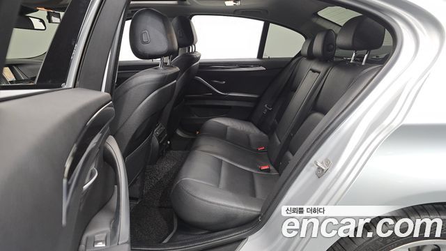 BMW 5-Series 2016 — photo 12