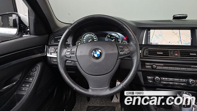 BMW 5-Series 2016 — photo 13