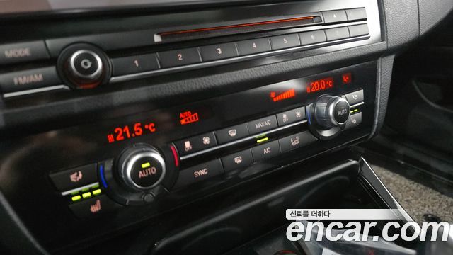 BMW 5-Series 2016 — photo 17
