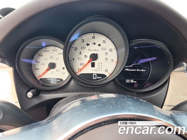 Porsche Macan 2015 — photo 8
