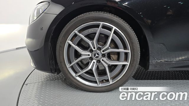 Mercedes-Benz E-Class 2022 — photo 5