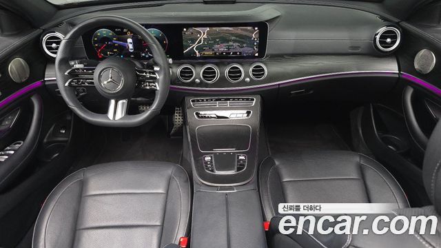Mercedes-Benz E-Class 2022 — photo 10
