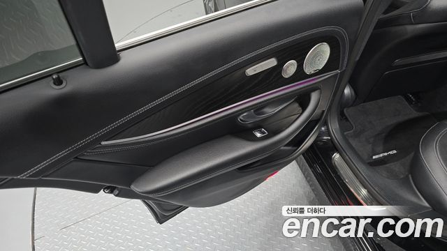 Mercedes-Benz E-Class 2022 — photo 15
