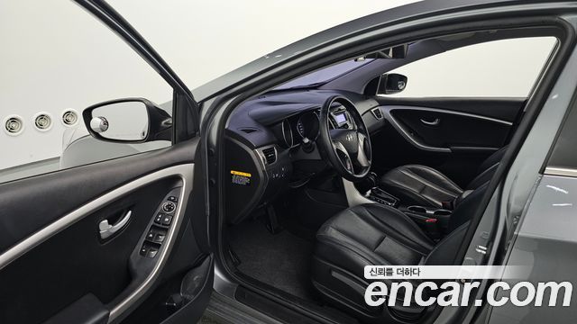 Hyundai i30 2016 — photo 13