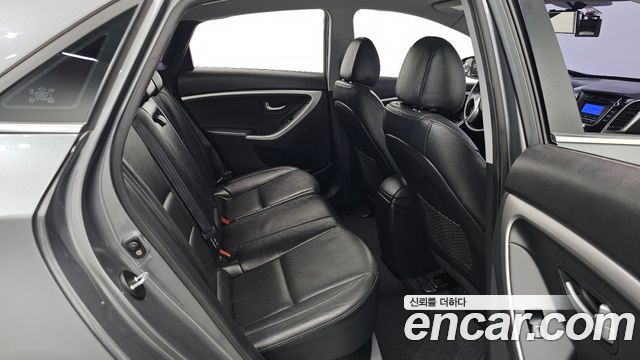 Hyundai i30 2016 — photo 18