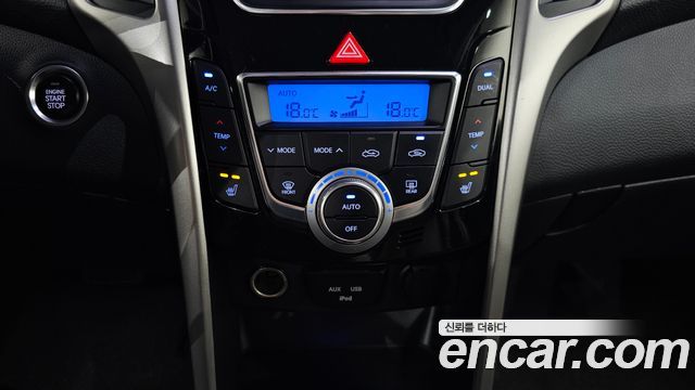 Hyundai i30 2016 — photo 22