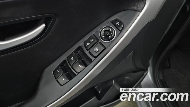 Hyundai i30 2016 — photo 25