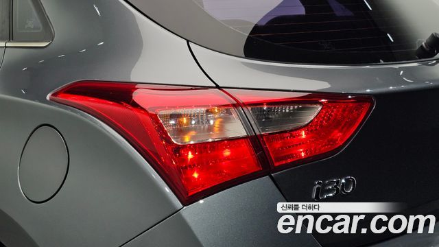 Hyundai i30 2016 — photo 9