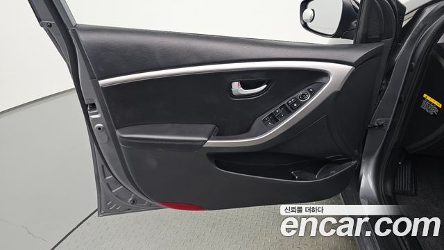 Hyundai i30 2016 — photo 14