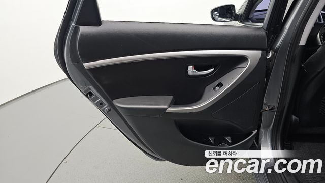 Hyundai i30 2016 — photo 15