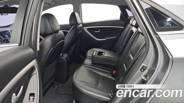 Hyundai i30 2016 — photo 16