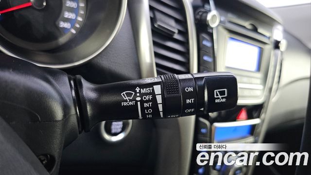 Hyundai i30 2016 — photo 27
