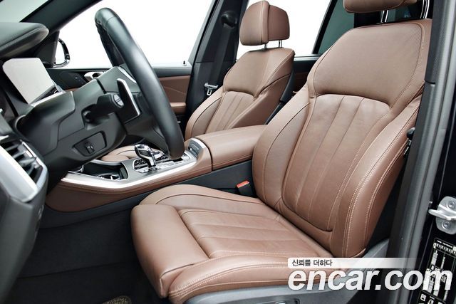 BMW X5 2021 — photo 8