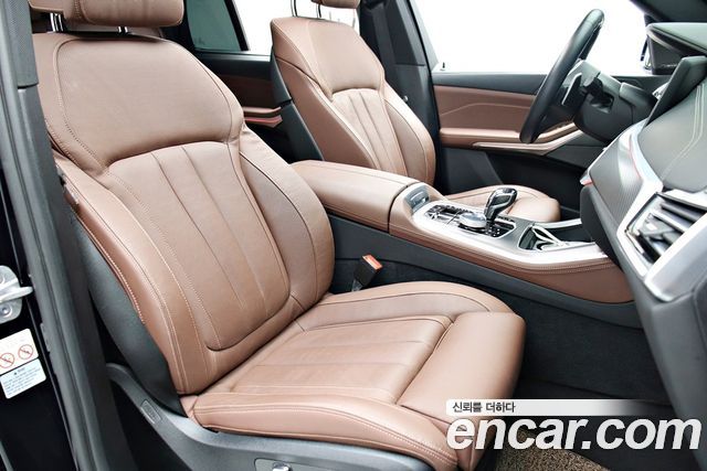 BMW X5 2021 — photo 9