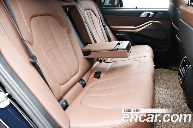 BMW X5 2021 — photo 11