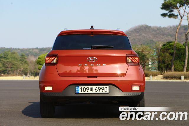 Hyundai Venue 2022 — photo 3