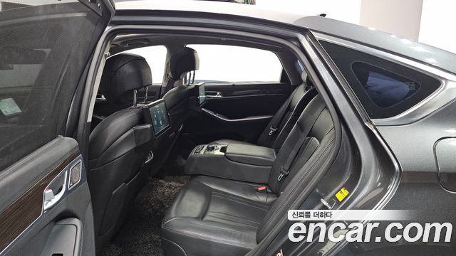 Genesis G80 2017 — photo 18