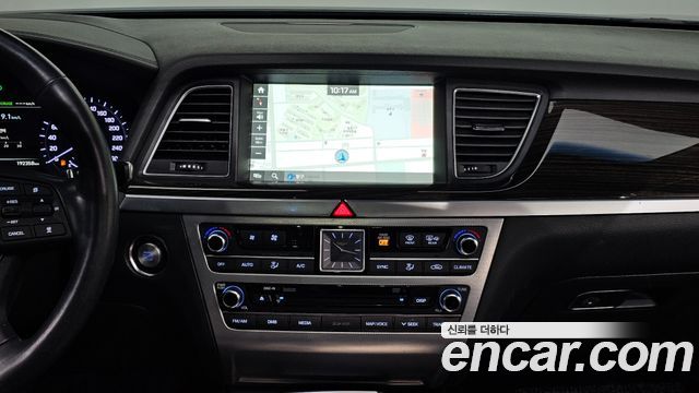 Genesis G80 2017 — photo 21