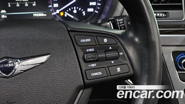 Genesis G80 2017 — photo 24