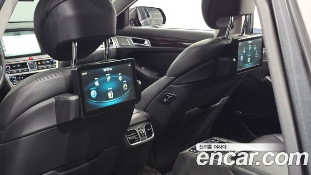 Genesis G80 2017 — photo 26