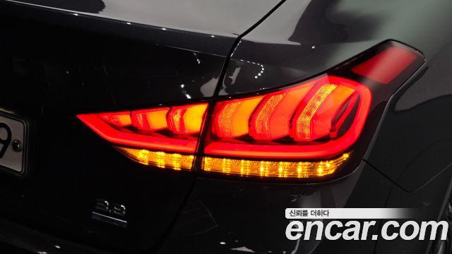 Genesis G80 2017 — photo 9