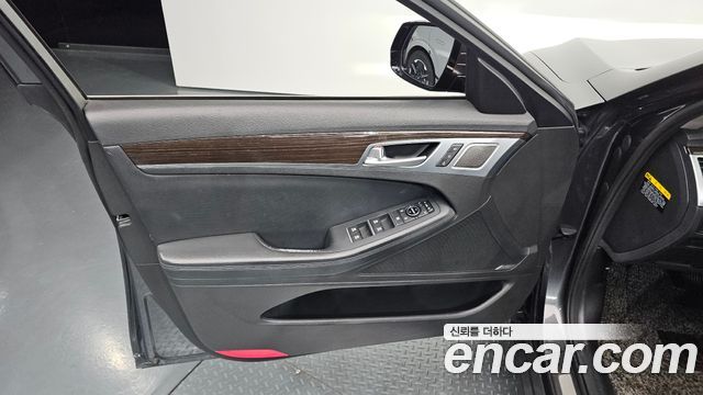 Genesis G80 2017 — photo 14