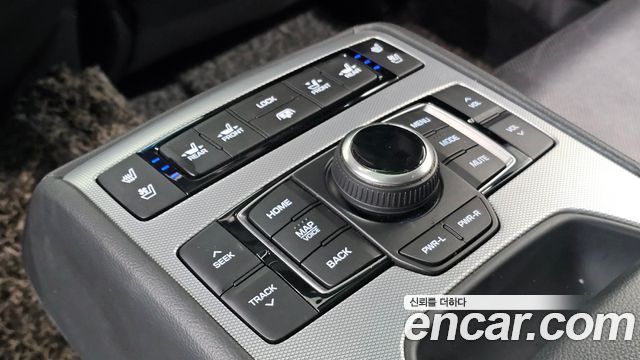Genesis G80 2017 — photo 32