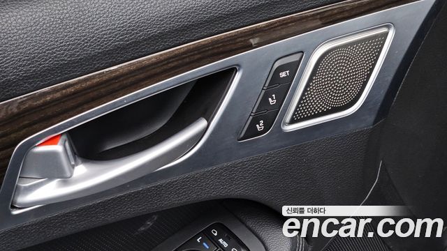 Genesis G80 2017 — photo 34