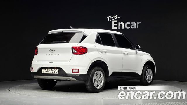 Hyundai Venue 2021 — photo 2