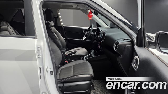 Hyundai Venue 2021 — photo 17