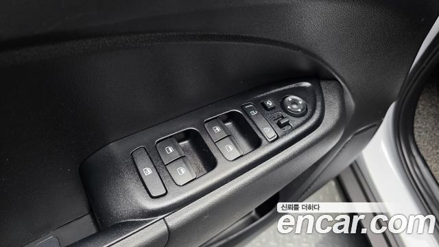 Hyundai Venue 2021 — photo 27