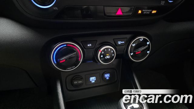 Hyundai Venue 2021 — photo 29