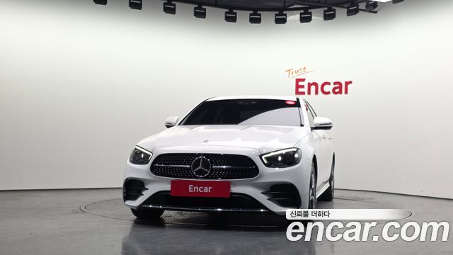 Mercedes-Benz E-Class 2023 — photo 3