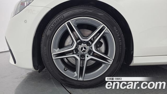 Mercedes-Benz E-Class 2023 — photo 5