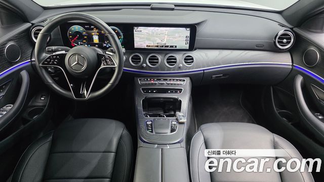 Mercedes-Benz E-Class 2023 — photo 7