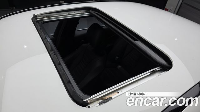 Mercedes-Benz E-Class 2023 — photo 19