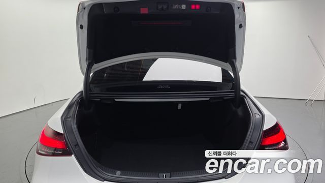 Mercedes-Benz E-Class 2023 — photo 20