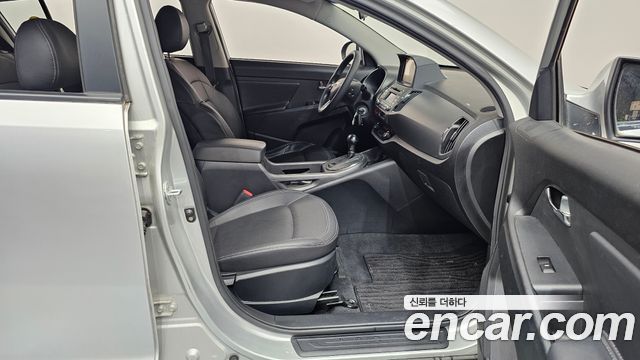 Kia Sportage 2011 — photo 11